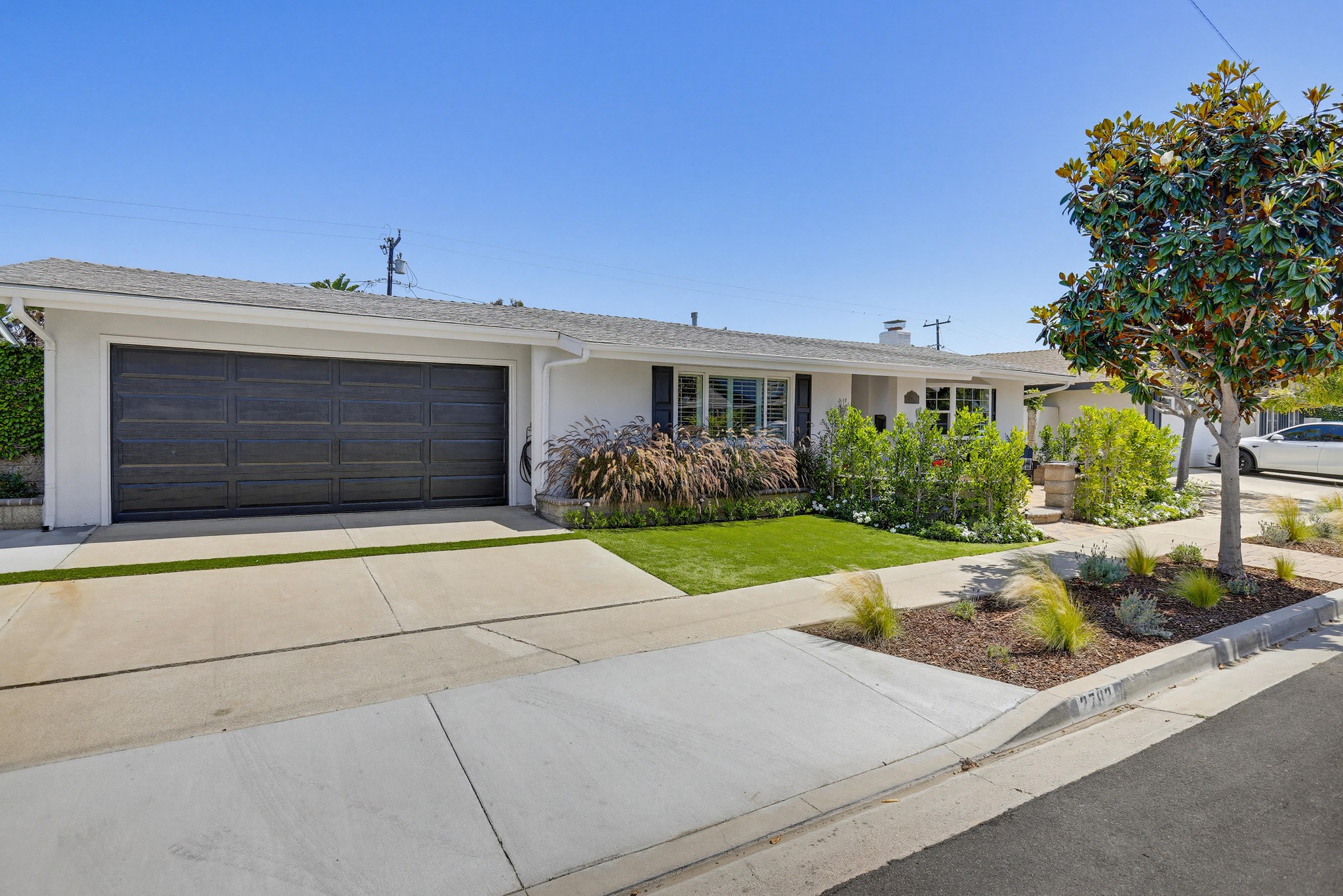 Virtual tour photo 4 of 95 for 2782 Mendoza Dr