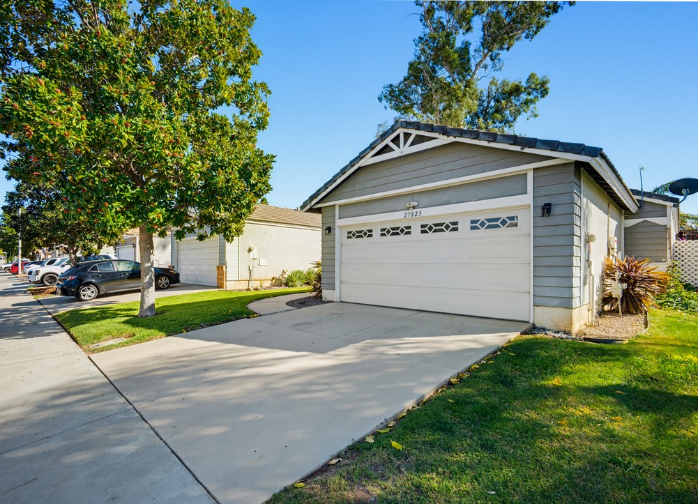 Virtual tour photo 3 of 37 for 27823 Moonridge Dr