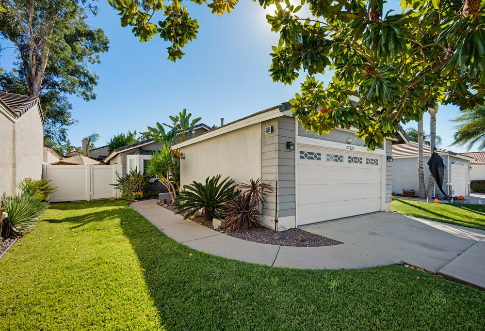 Virtual tour photo 4 of 37 for 27823 Moonridge Dr