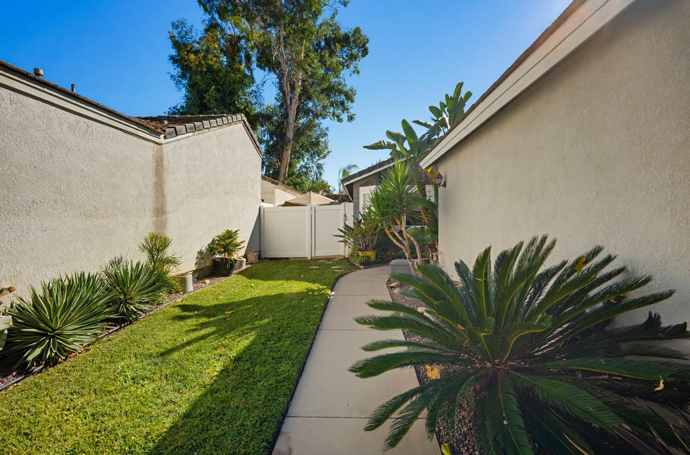 Virtual tour photo 5 of 37 for 27823 Moonridge Dr