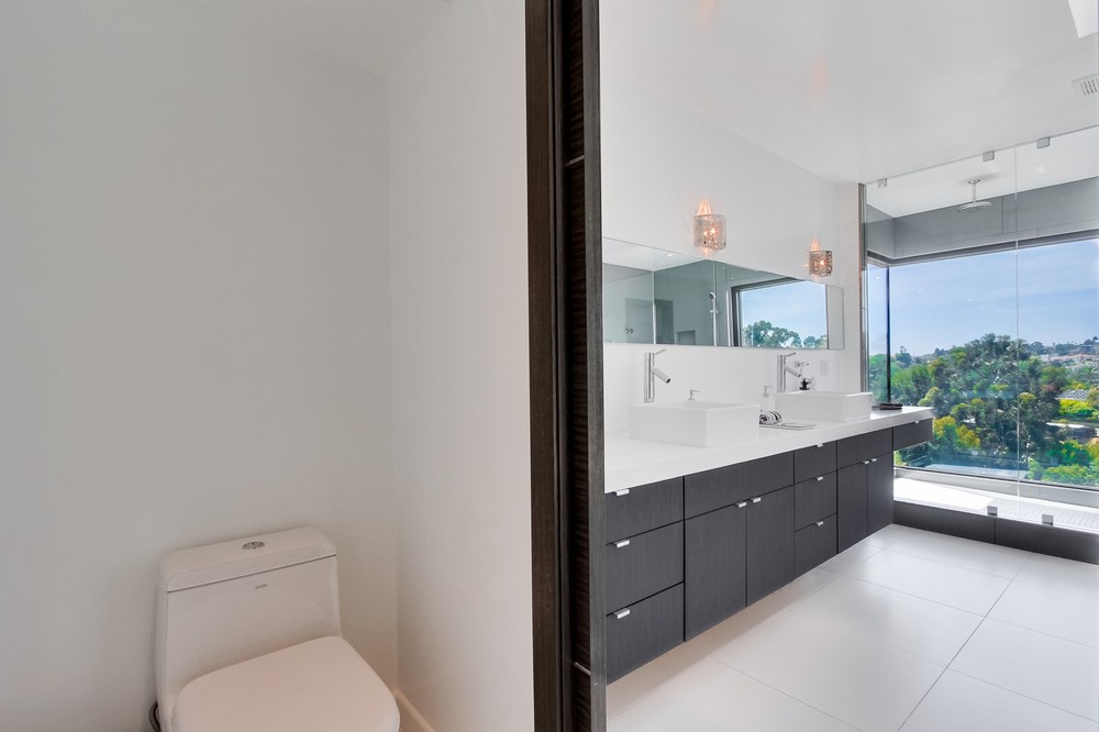 Virtual tour photo 63 of 99 for 2790 Brant Street
