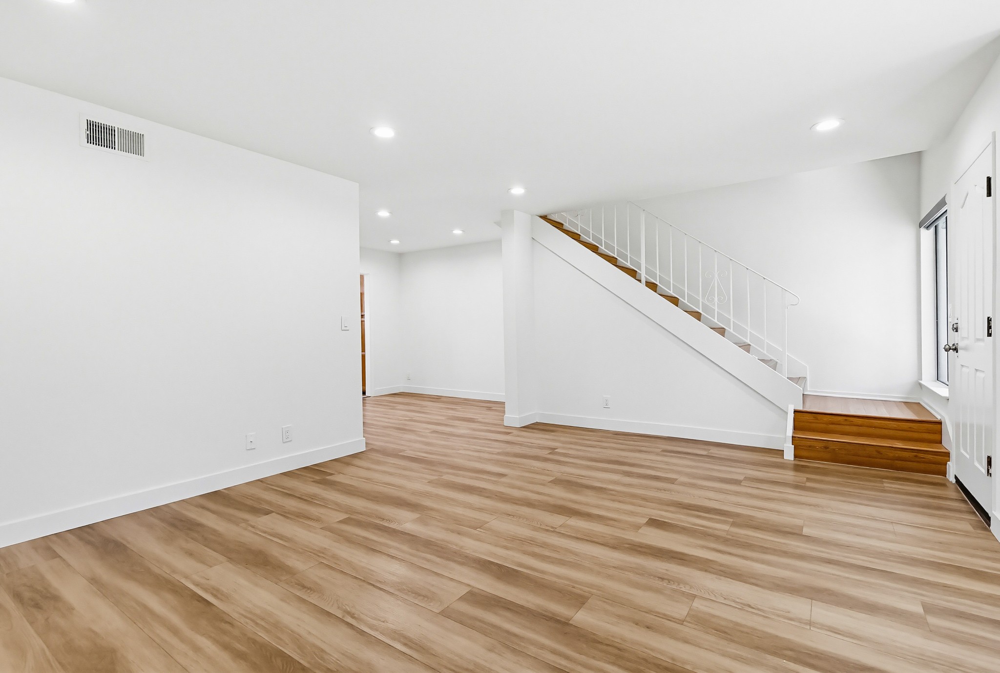 Virtual tour photo 18 of 91 for 27914 Ridgebluff Ct