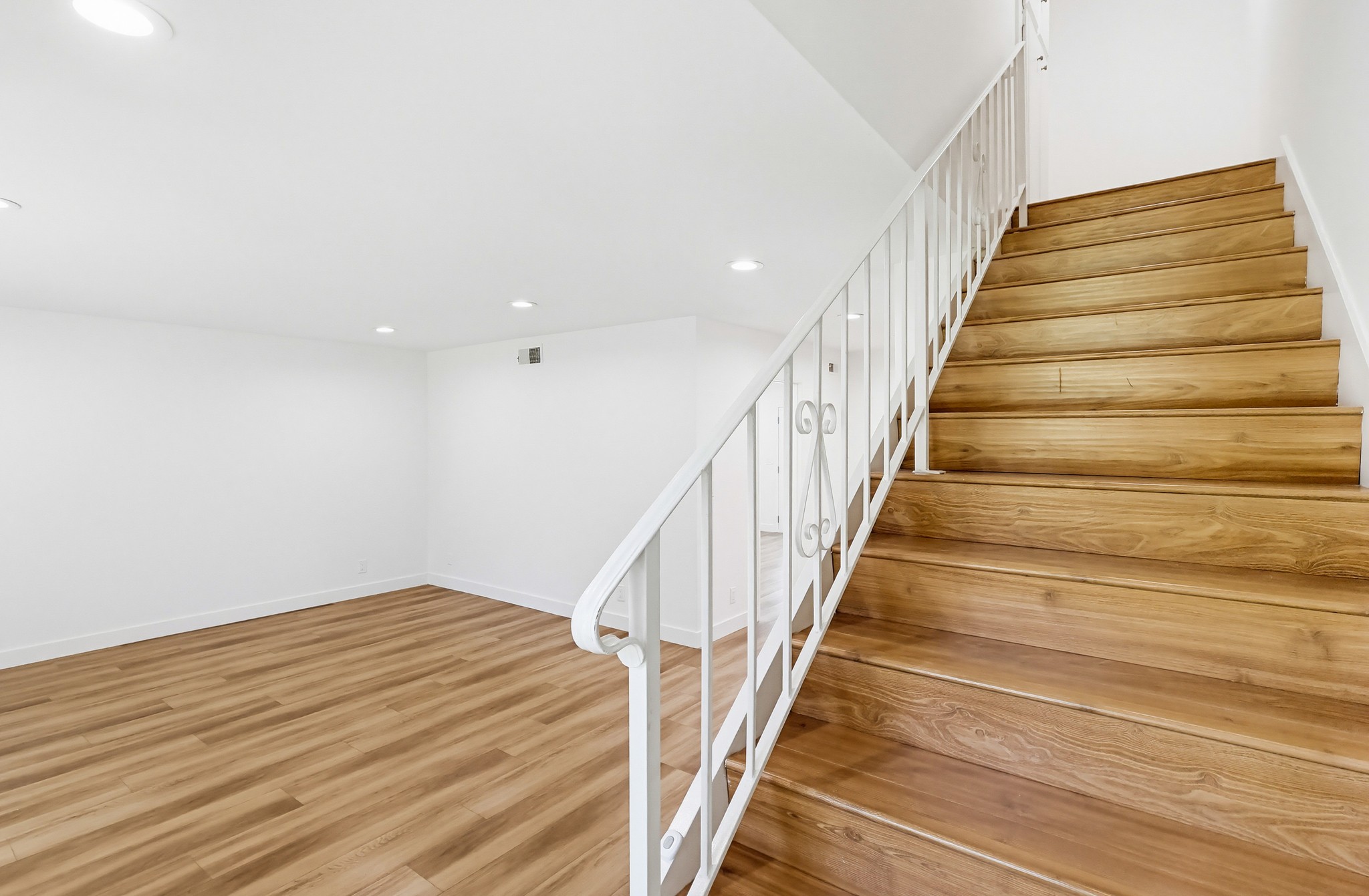 Virtual tour photo 39 of 91 for 27914 Ridgebluff Ct