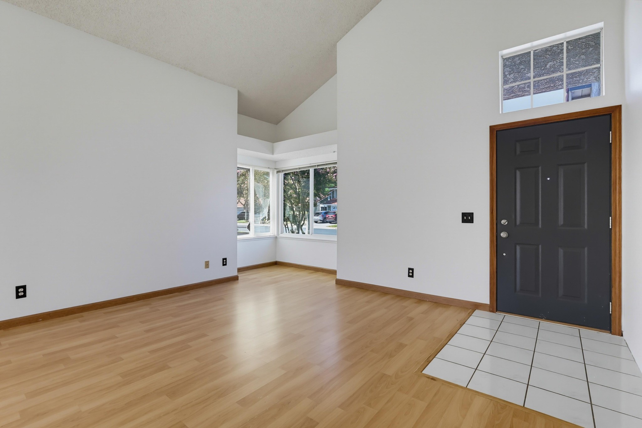 Virtual tour photo 7 of 70 for 28006 Sturbridge Dr