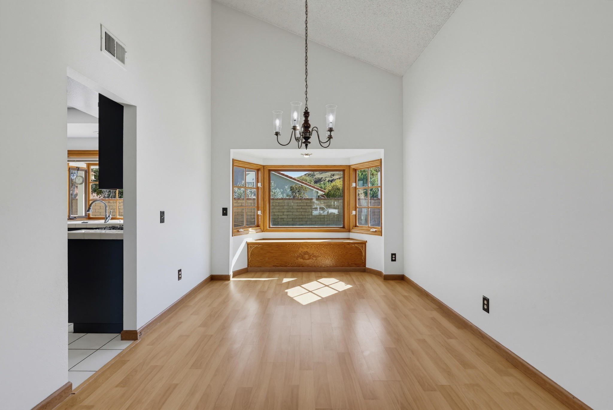 Virtual tour photo 11 of 70 for 28006 Sturbridge Dr
