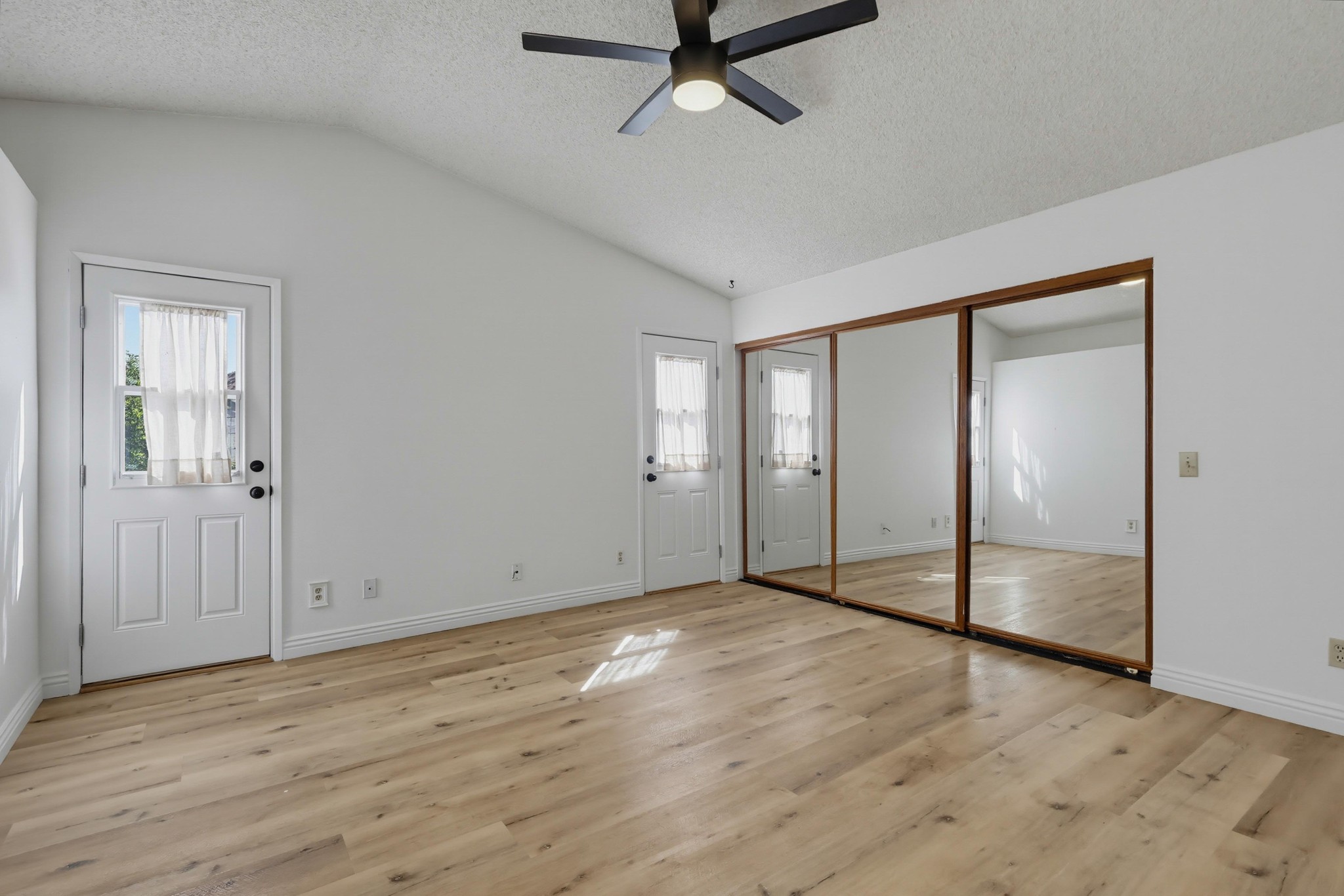 Virtual tour photo 42 of 70 for 28006 Sturbridge Dr