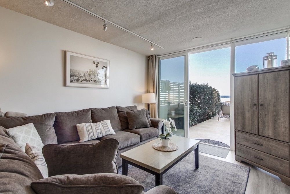 Virtual tour photo 18 of 72 for 2801 Ocean Front Walk Unit A & B