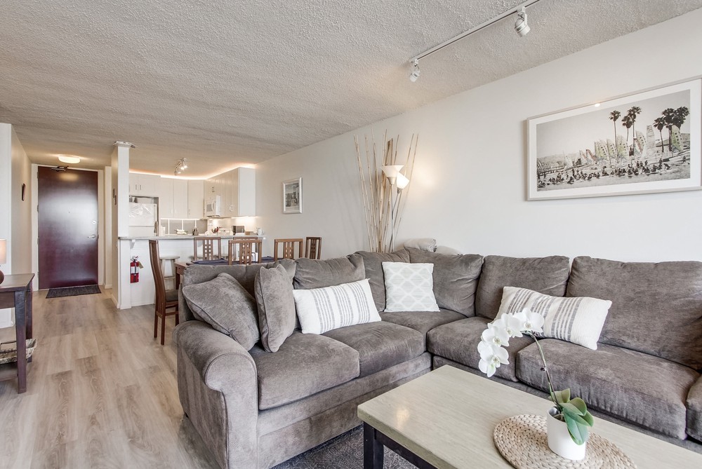 Virtual tour photo 25 of 72 for 2801 Ocean Front Walk Unit A & B
