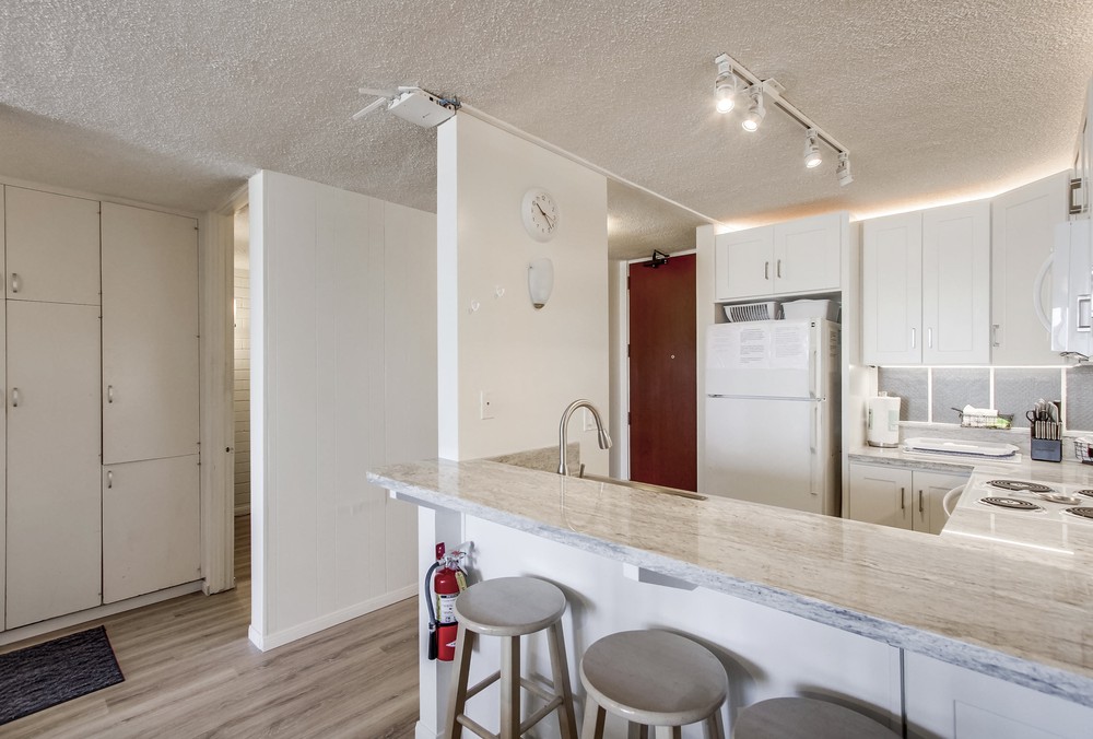 Virtual tour photo 28 of 72 for 2801 Ocean Front Walk Unit A & B