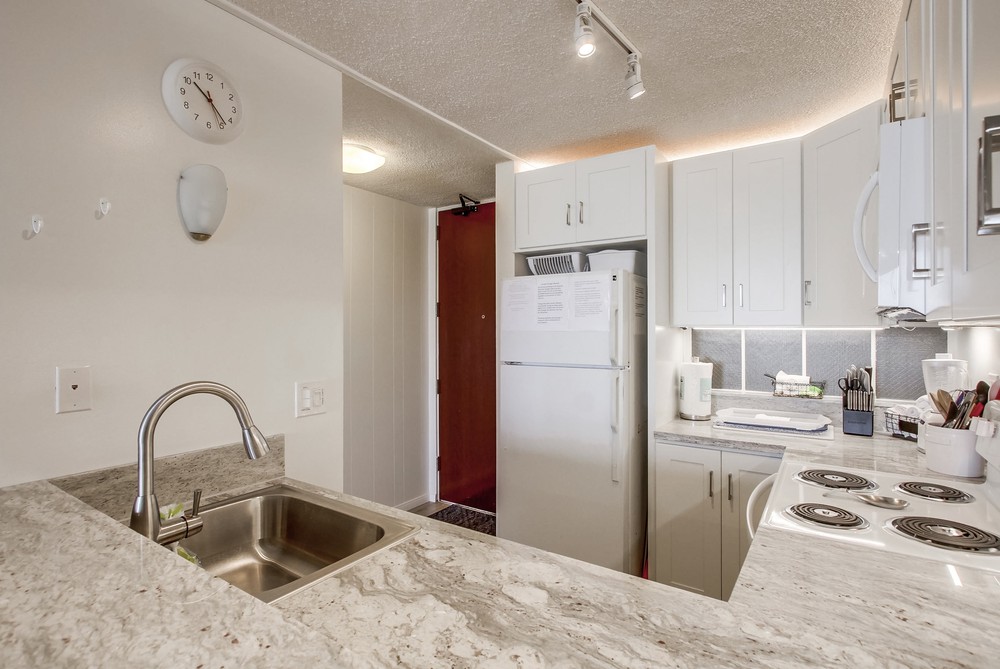 Virtual tour photo 31 of 72 for 2801 Ocean Front Walk Unit A & B
