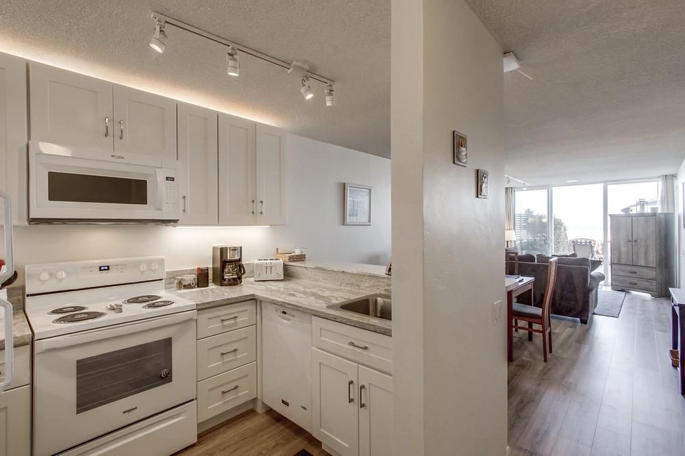 Virtual tour photo 35 of 72 for 2801 Ocean Front Walk Unit A & B