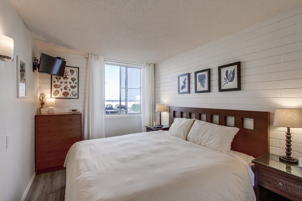 Virtual tour photo 39 of 72 for 2801 Ocean Front Walk Unit A & B