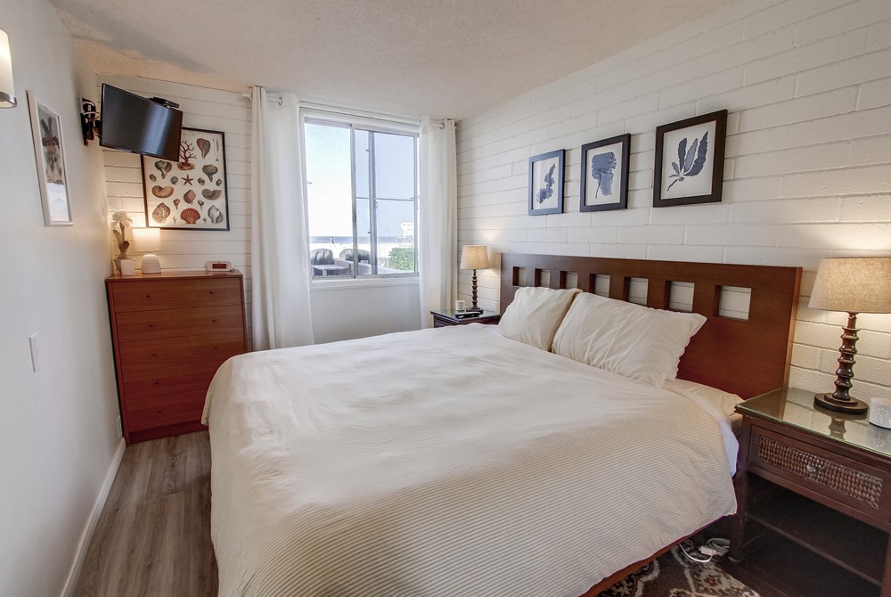 Virtual tour photo 41 of 72 for 2801 Ocean Front Walk Unit A & B