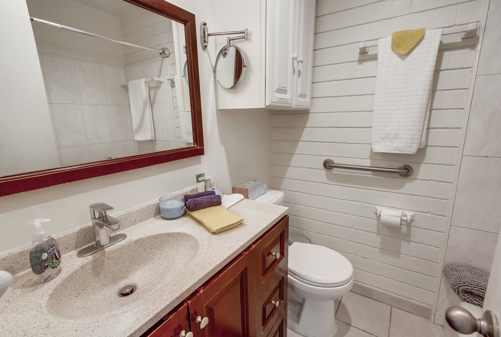 Virtual tour photo 44 of 72 for 2801 Ocean Front Walk Unit A & B