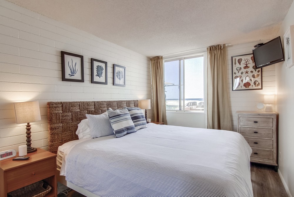 Virtual tour photo 69 of 72 for 2801 Ocean Front Walk Unit A & B