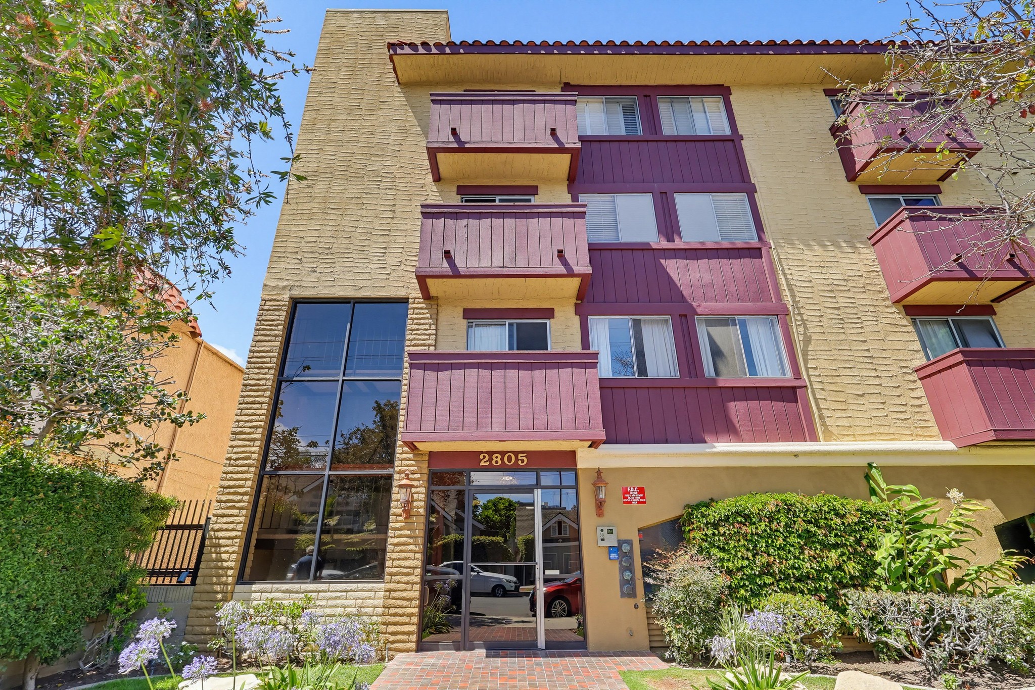 Virtual tour photo 1 of 46 for 2805 E 3rd St