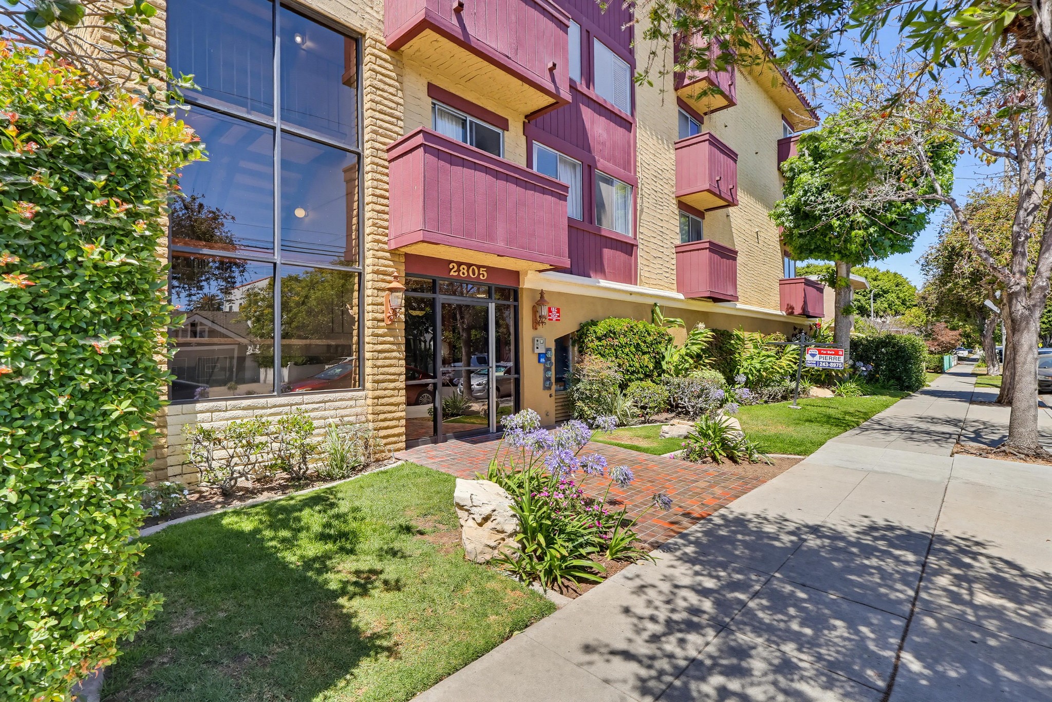 Virtual tour photo 5 of 46 for 2805 E 3rd St