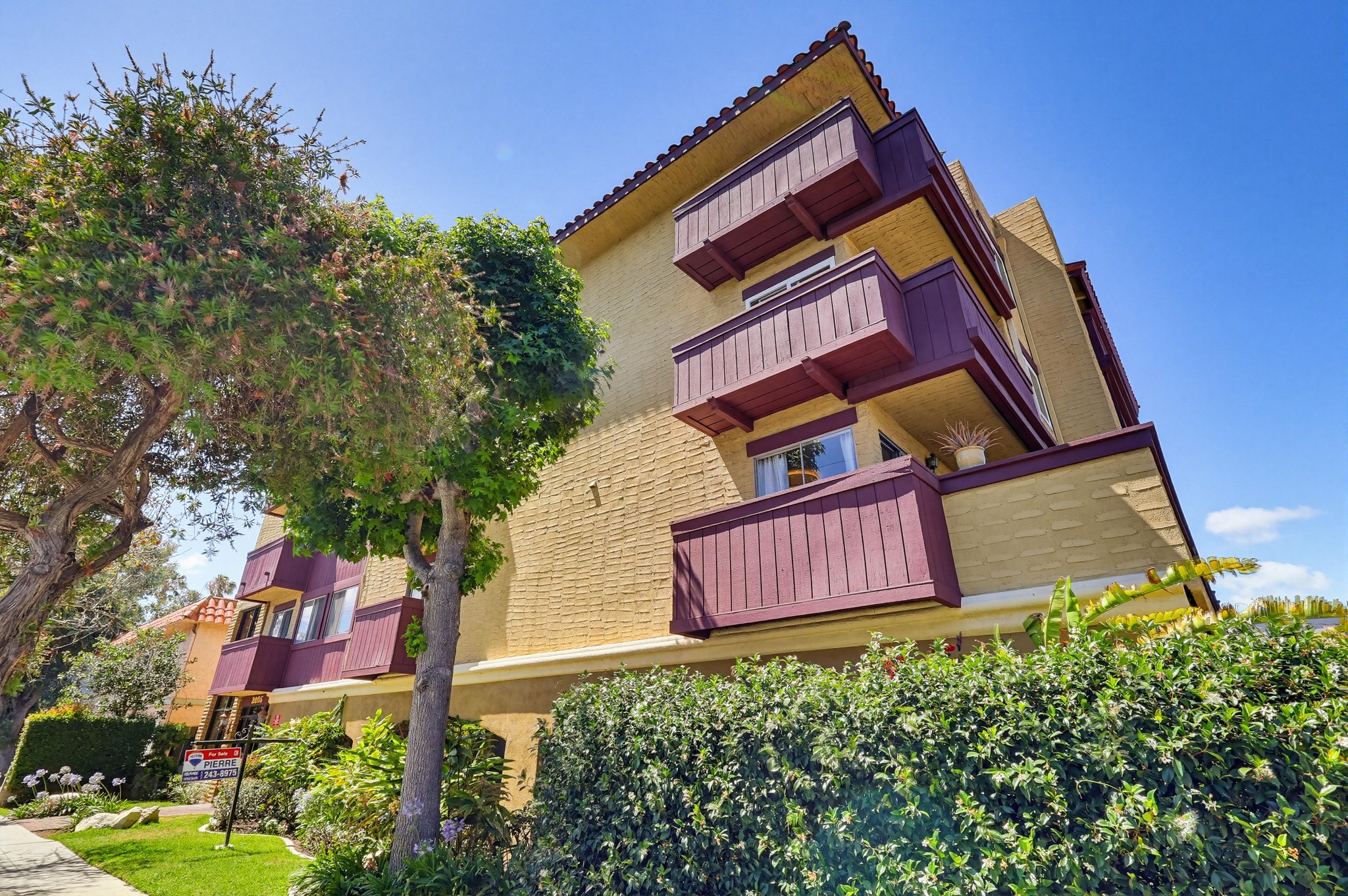 Virtual tour photo 6 of 46 for 2805 E 3rd St