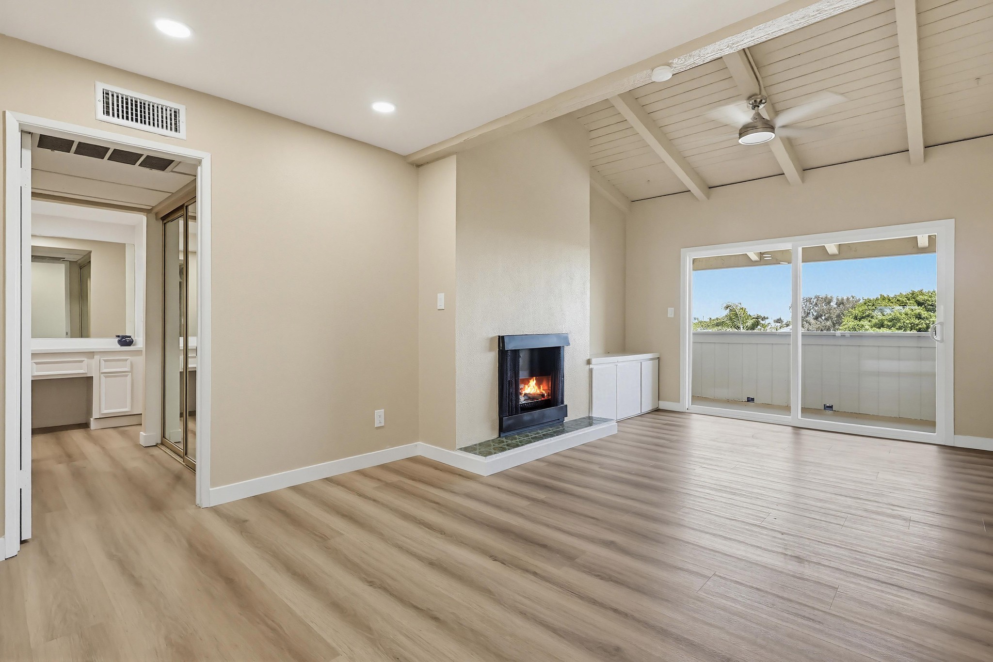 Virtual tour photo 13 of 46 for 2805 E 3rd St