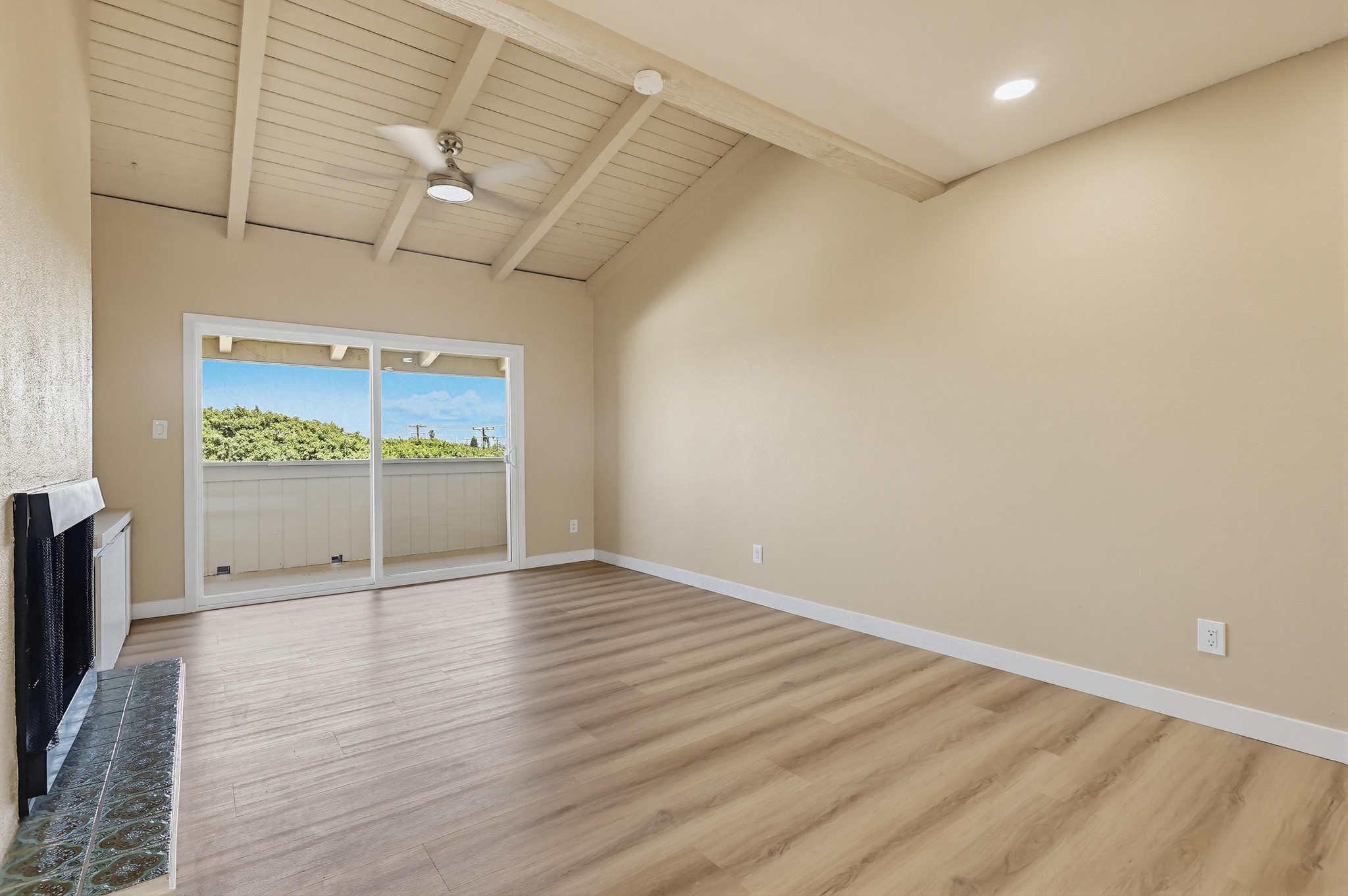 Virtual tour photo 15 of 46 for 2805 E 3rd St