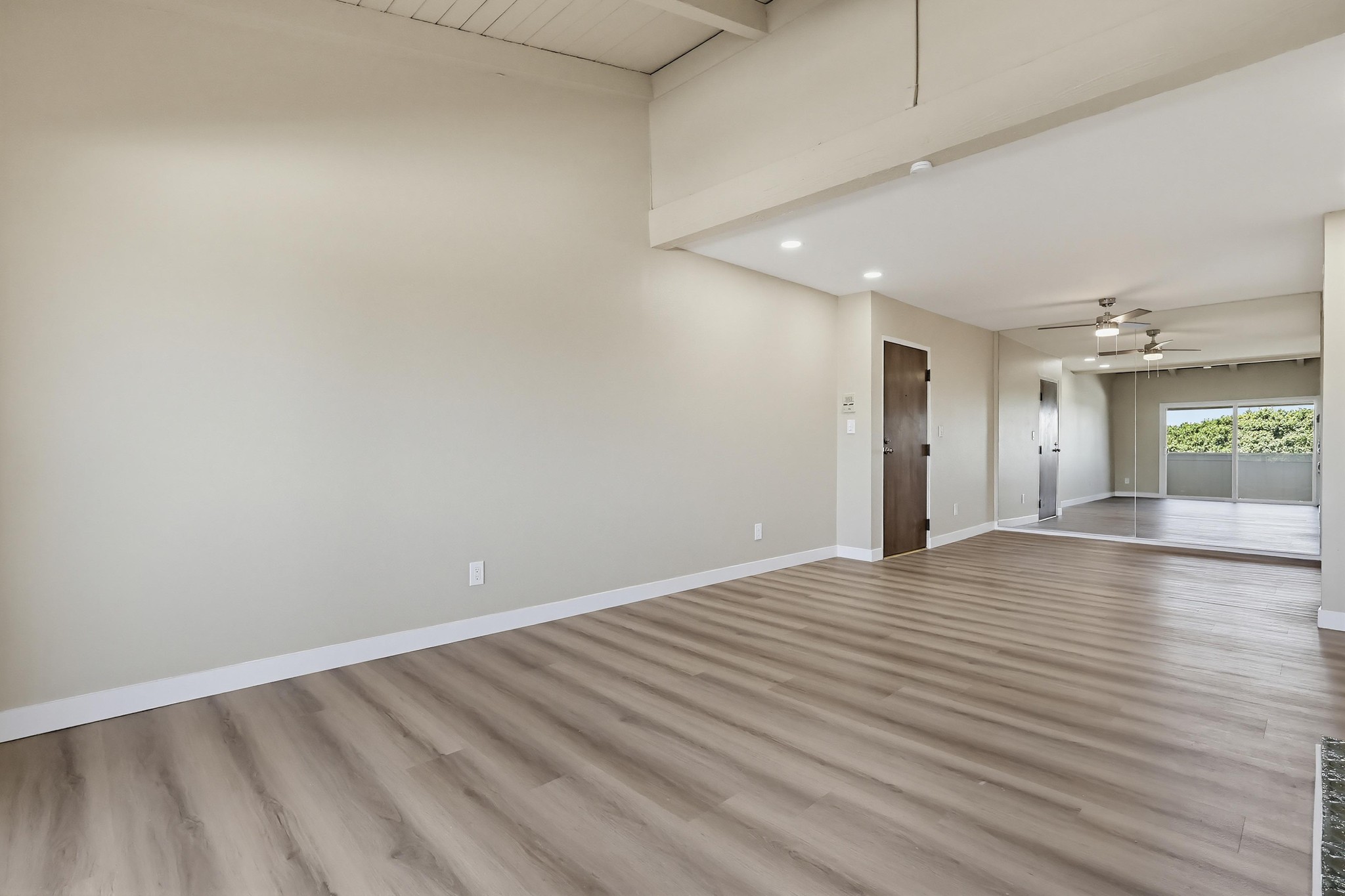 Virtual tour photo 17 of 46 for 2805 E 3rd St