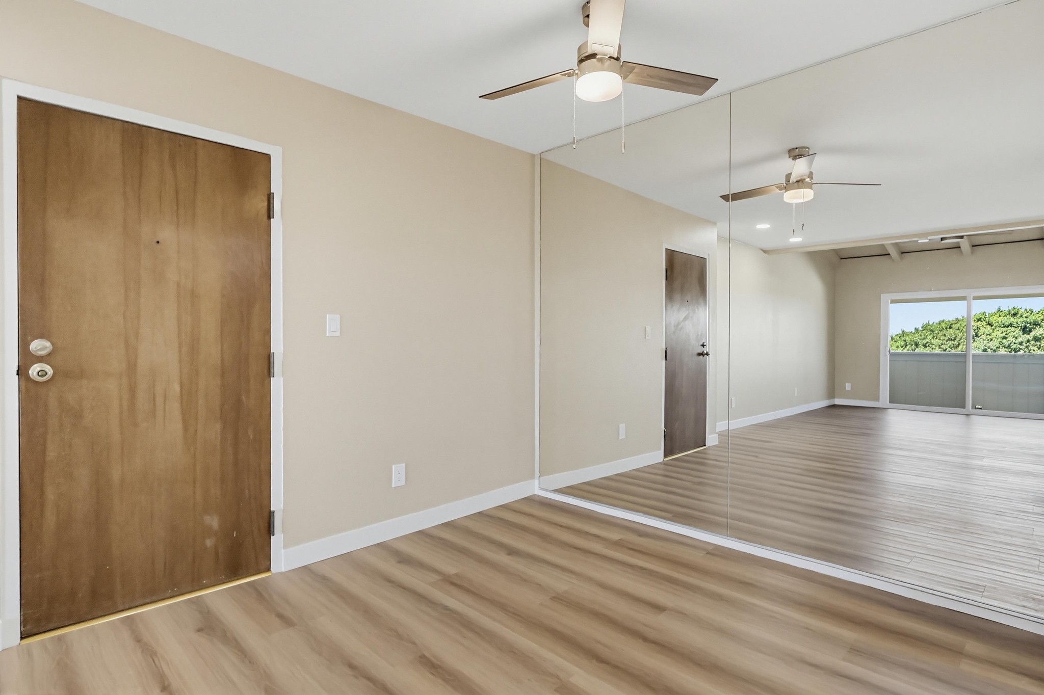 Virtual tour photo 21 of 46 for 2805 E 3rd St