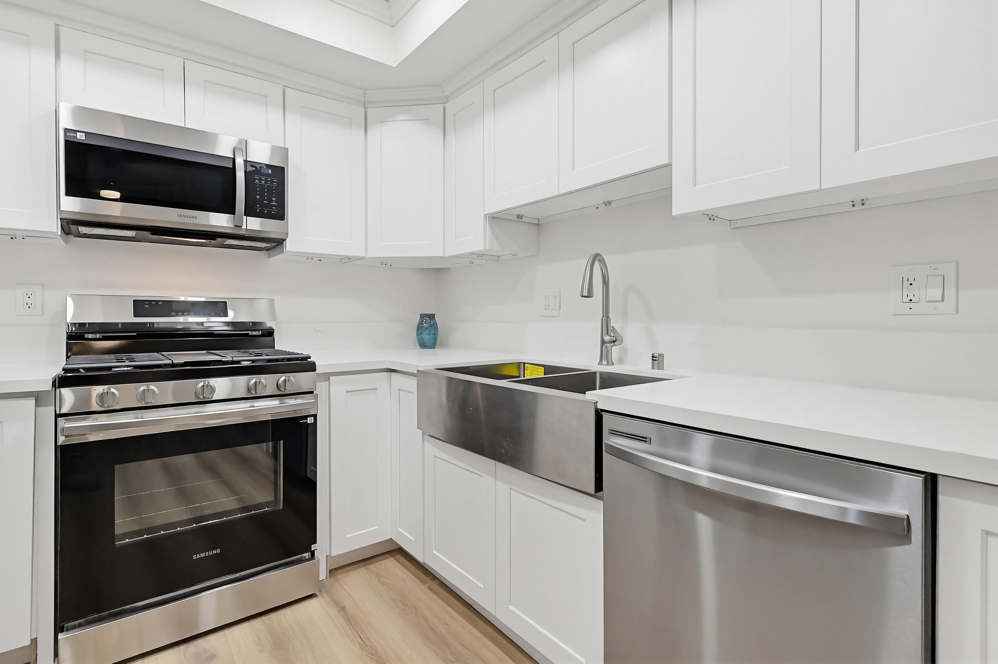 Virtual tour photo 24 of 46 for 2805 E 3rd St