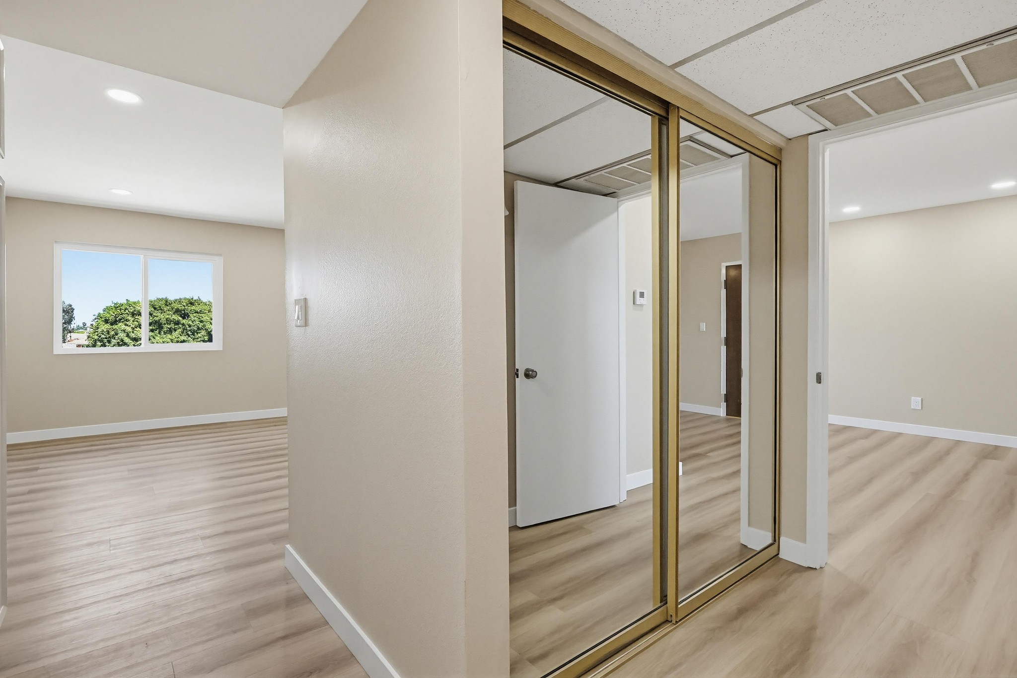 Virtual tour photo 34 of 46 for 2805 E 3rd St