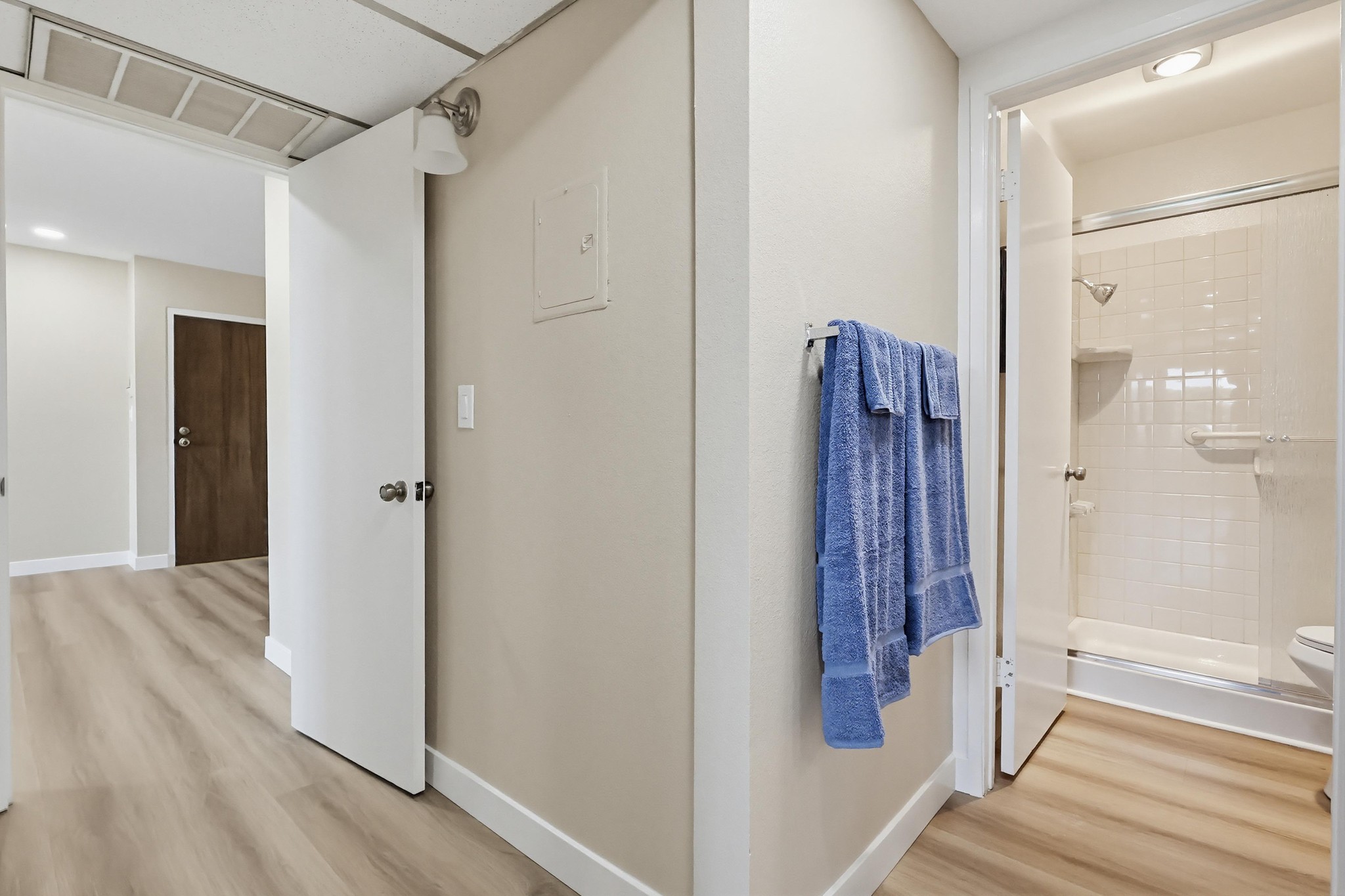 Virtual tour photo 37 of 46 for 2805 E 3rd St