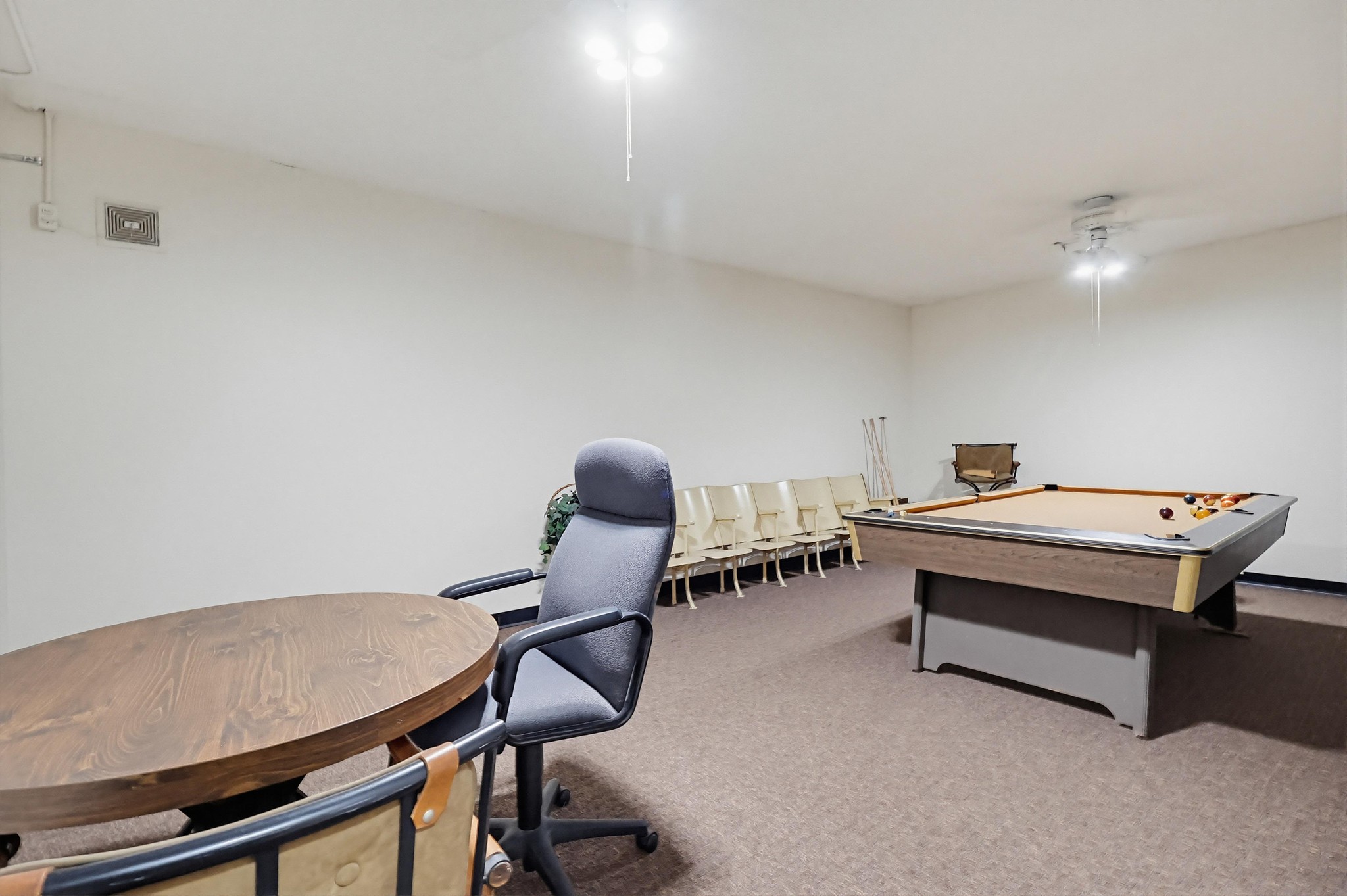 Virtual tour photo 43 of 46 for 2805 E 3rd St