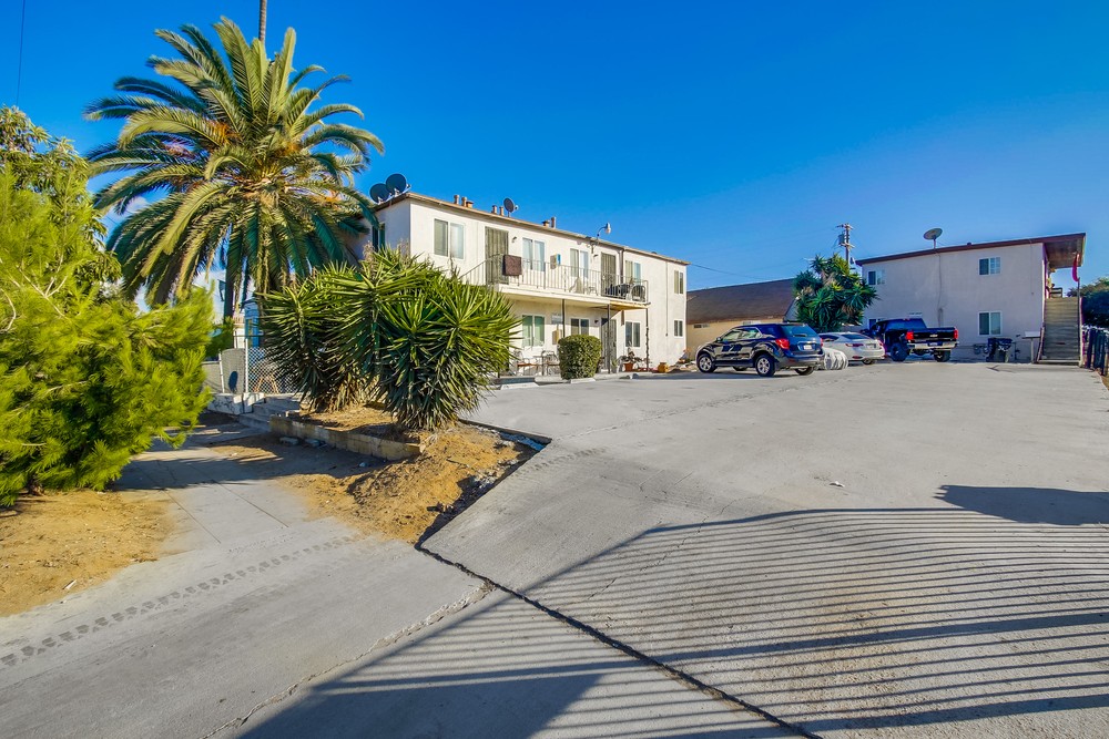 Virtual tour photo 1 of 56 for 2809 Clay Ave