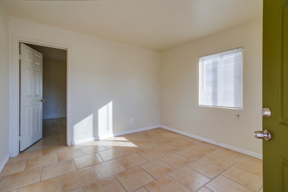 Virtual tour photo 9 of 56 for 2809 Clay Ave