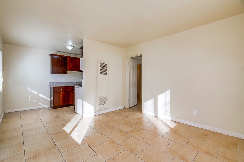 Virtual tour photo 10 of 56 for 2809 Clay Ave
