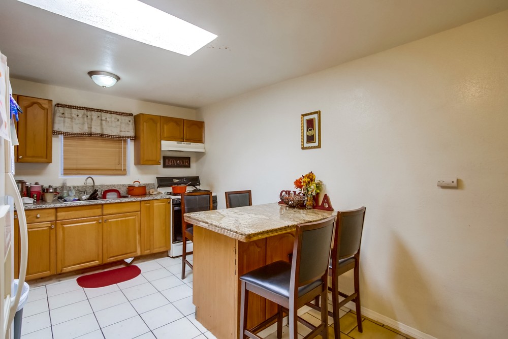 Virtual tour photo 28 of 56 for 2809 Clay Ave