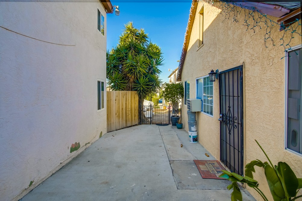 Virtual tour photo 49 of 56 for 2809 Clay Ave