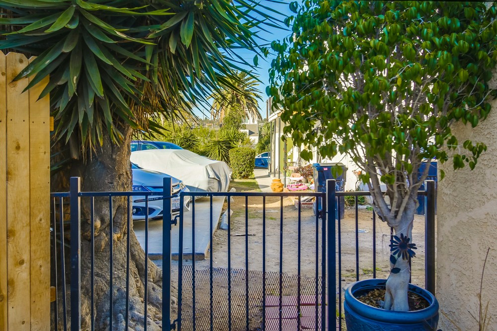 Virtual tour photo 50 of 56 for 2809 Clay Ave
