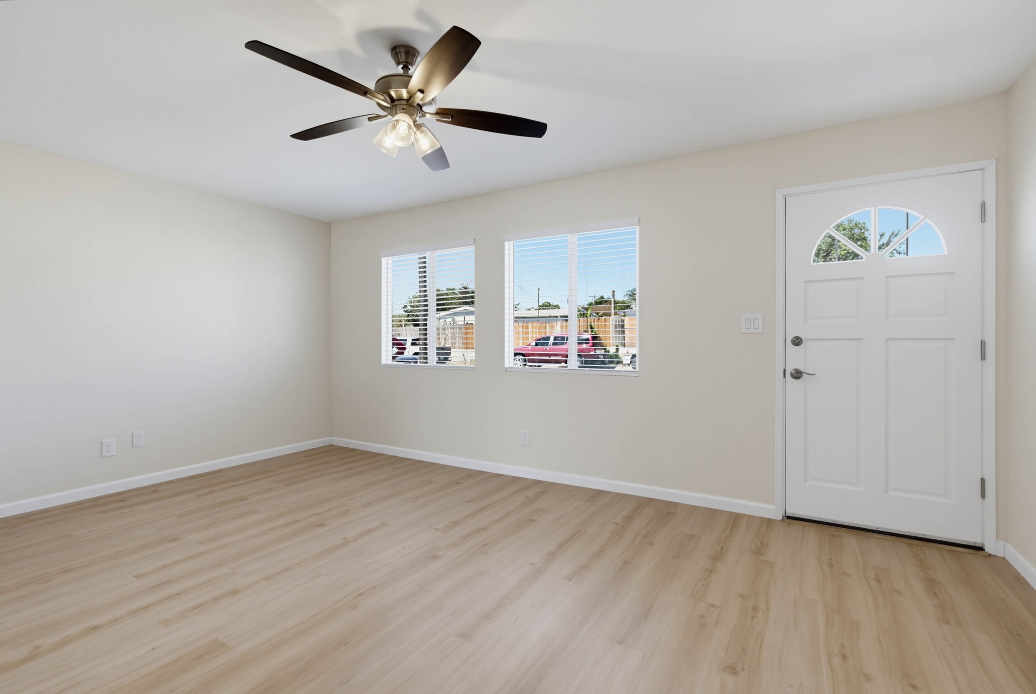 Virtual tour photo 7 of 42 for 2816 Louise St