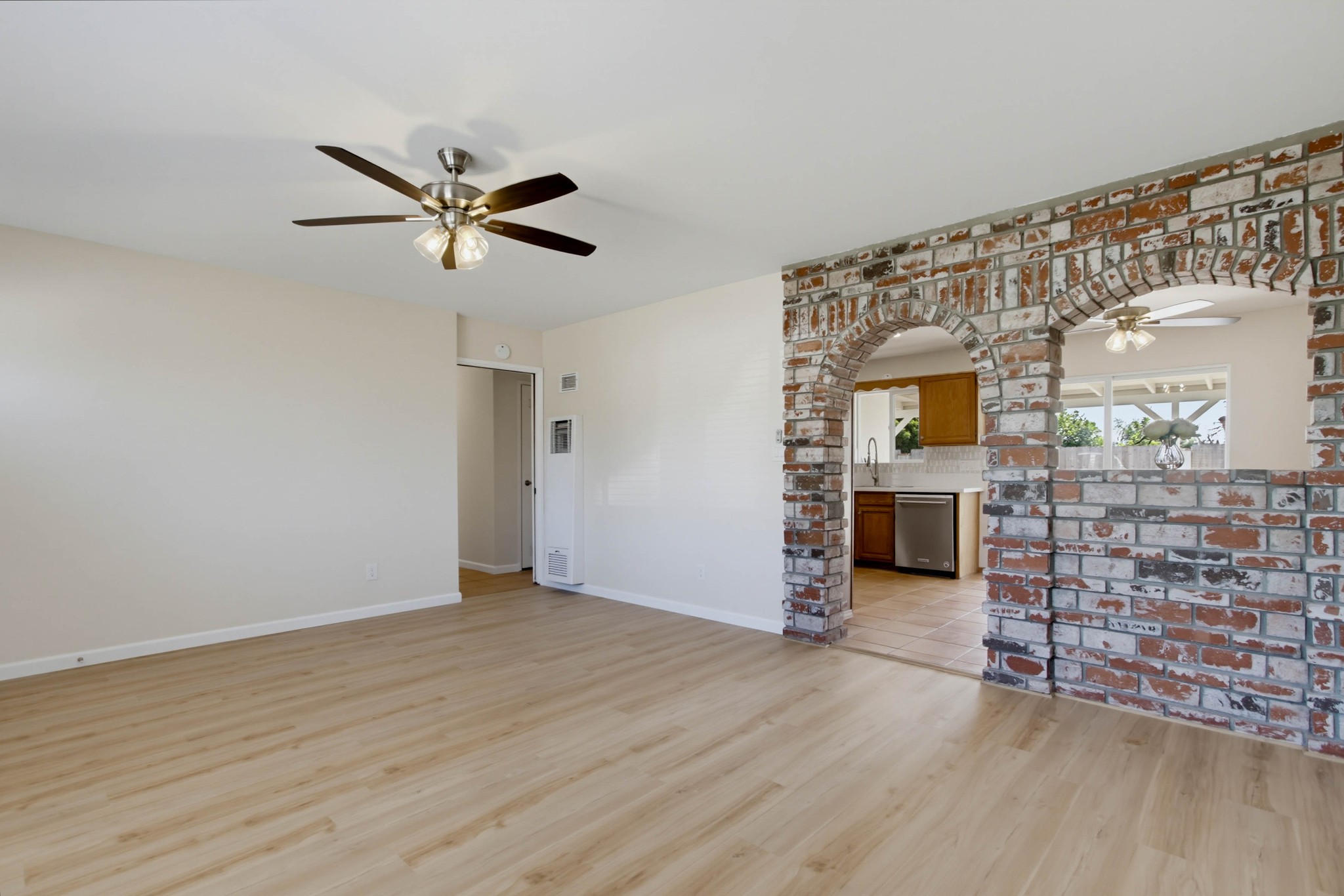 Virtual tour photo 9 of 42 for 2816 Louise St
