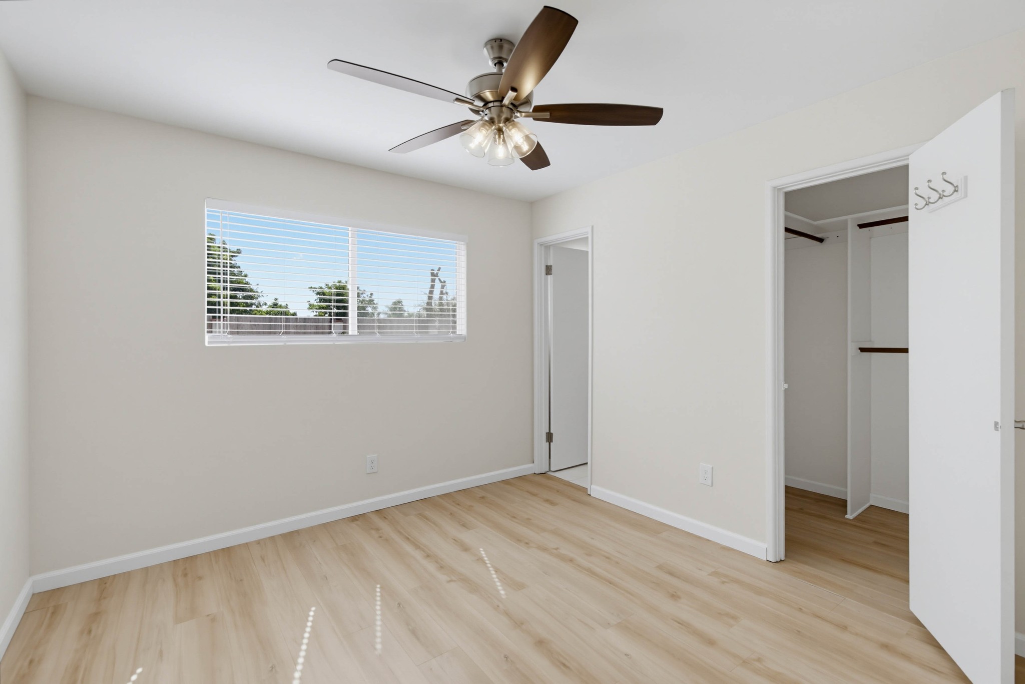 Virtual tour photo 23 of 42 for 2816 Louise St