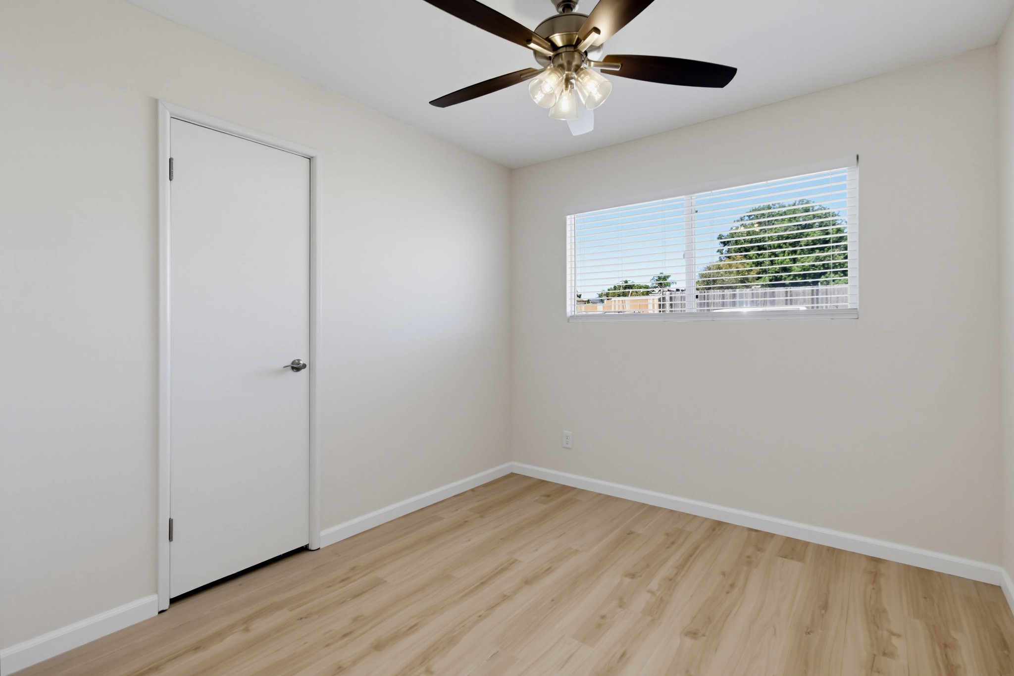 Virtual tour photo 30 of 42 for 2816 Louise St