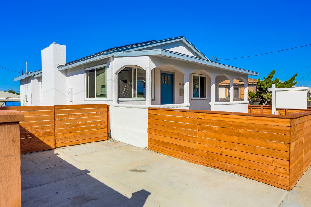 Virtual tour photo 1 of 43 for 2818 Comstock St