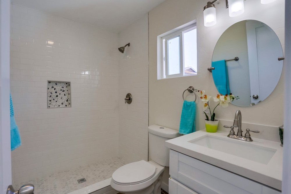 Virtual tour photo 30 of 43 for 2818 Comstock St