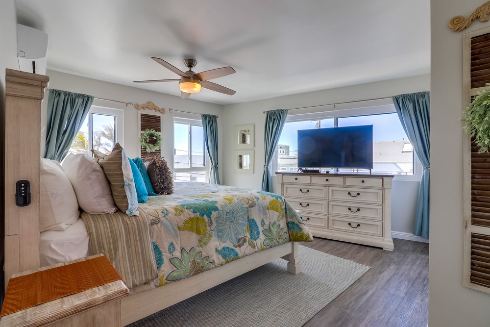 Virtual tour photo 30 of 42 for 2820 Bayside Walk #4