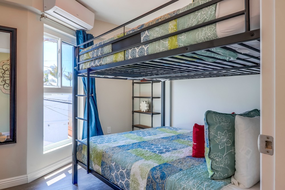 Virtual tour photo 34 of 42 for 2820 Bayside Walk #4