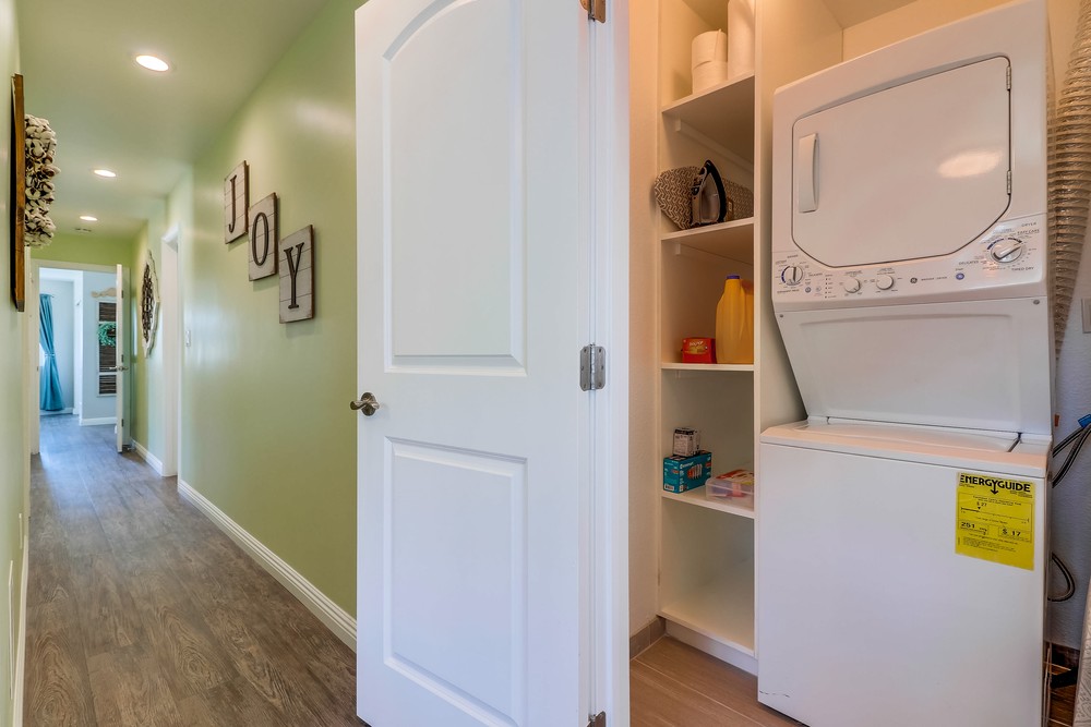 Virtual tour photo 37 of 42 for 2820 Bayside Walk #4