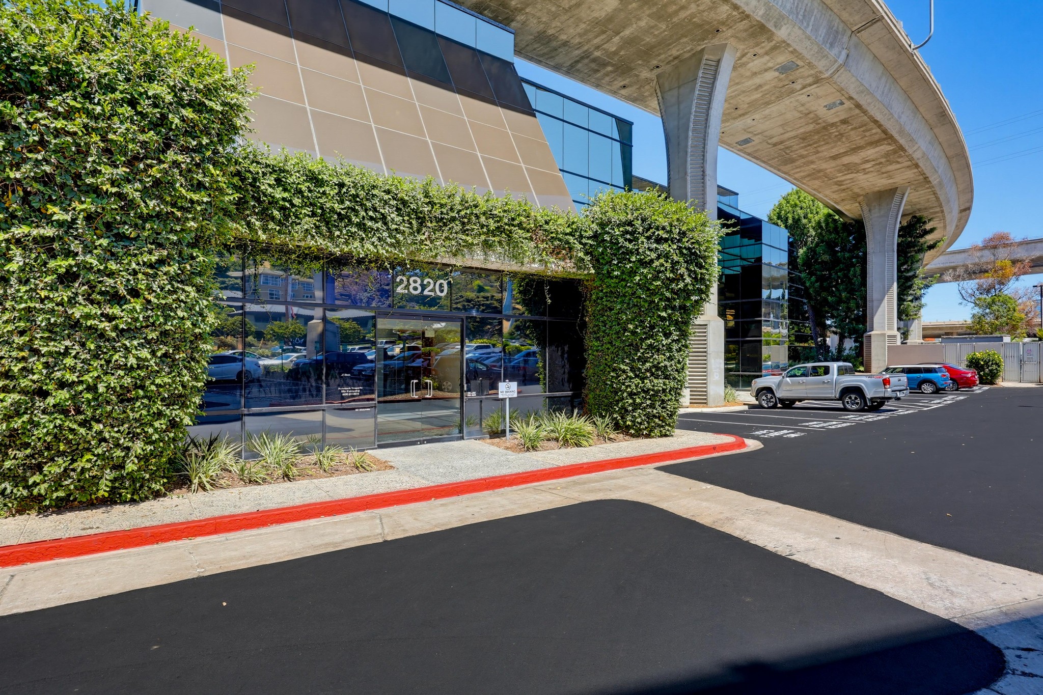 Virtual tour photo 3 of 45 for 2820 Camino del Rio S