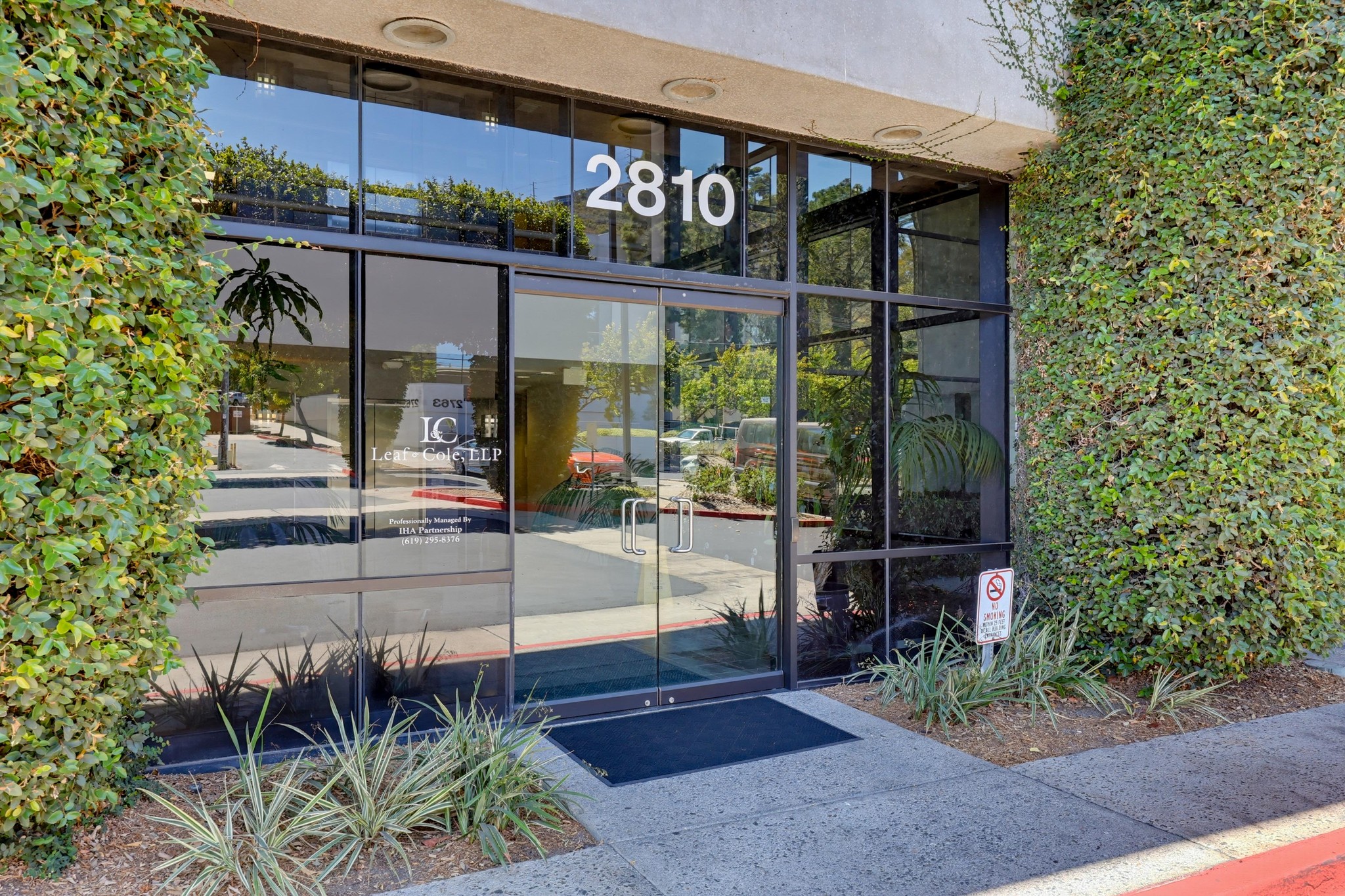 Virtual tour photo 12 of 45 for 2820 Camino del Rio S
