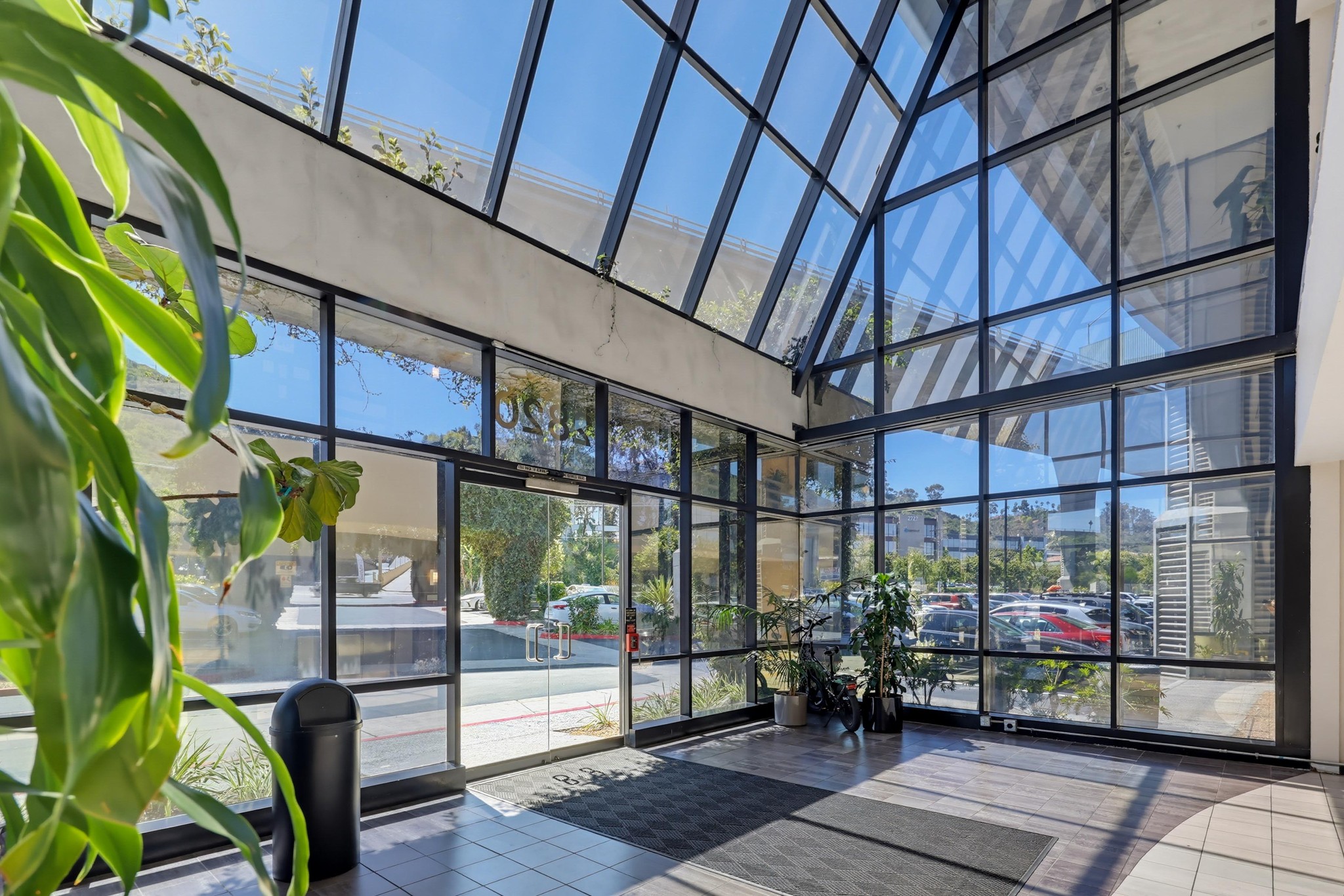 Virtual tour photo 16 of 45 for 2820 Camino del Rio S