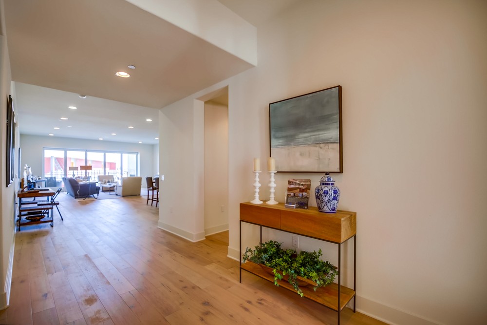 Virtual tour photo 6 of 29 for 2820 Carleton St #16