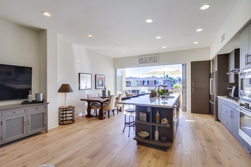 Virtual tour photo 15 of 38 for 2820 Carleton St #28